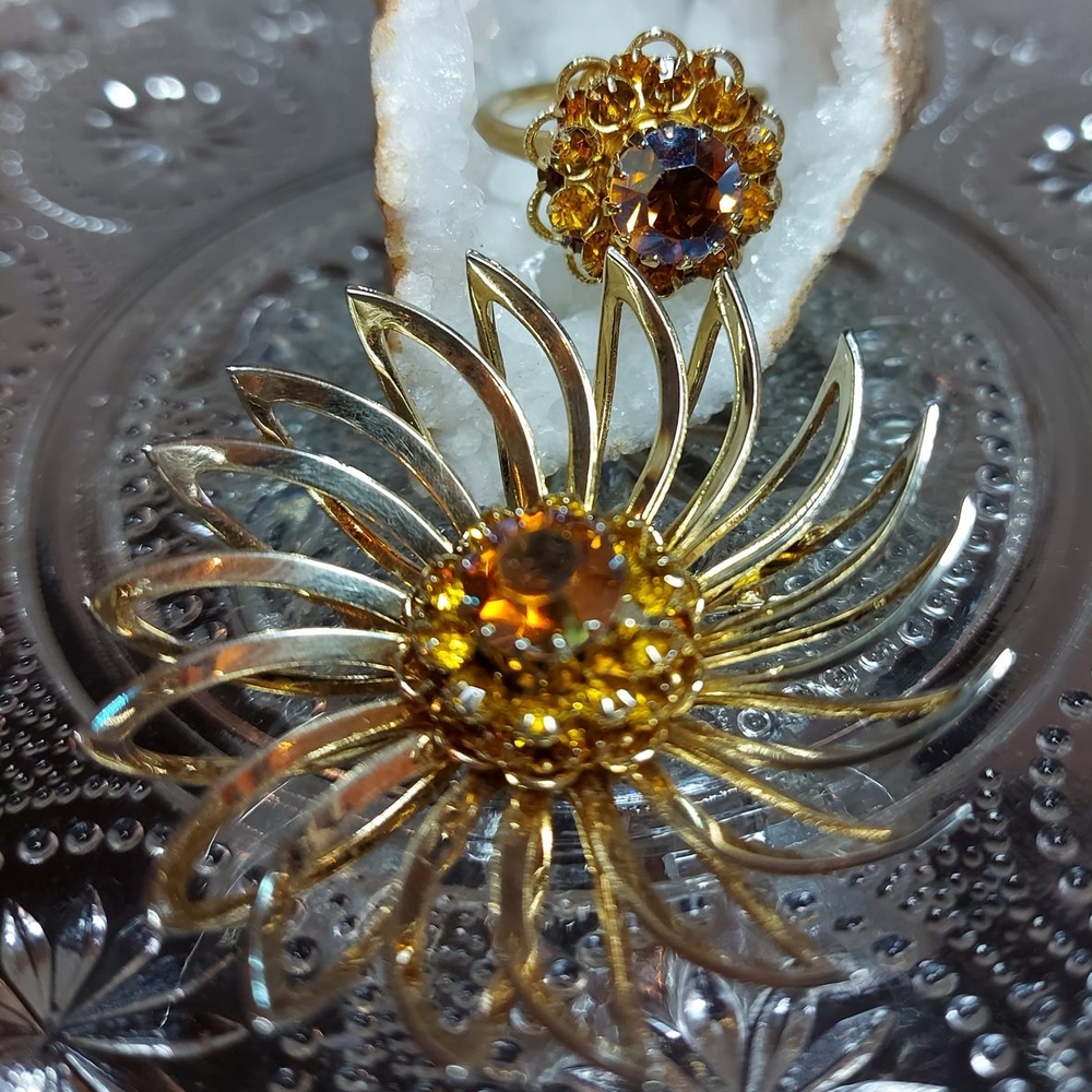 Sarah Coventry "Apple Blossom" Brooch & Ring Set - RARE Vintage 1968
